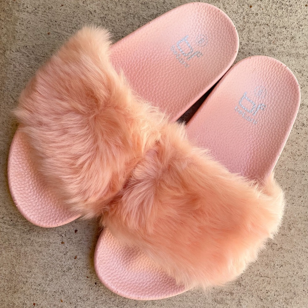 🎉3X HP🎉 Pink Faux Fur Slides Sandals - Picture 1 of 6